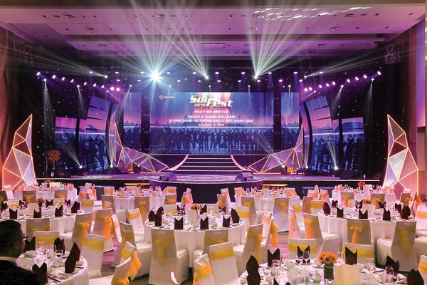 Hong Lam Media là đơn vị thiết kế sân khấu sự kiện Hà Tĩnh uy tín, tốt nhất hiện nay